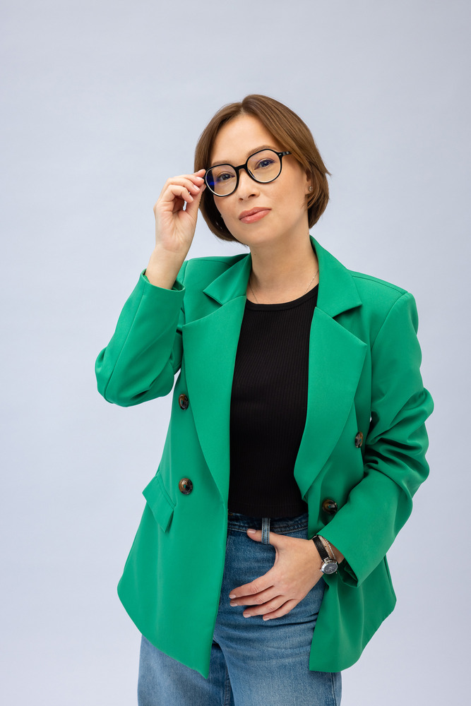 Анастасия Азарова, Бухгалтер по работе с клиентами и поставщиками